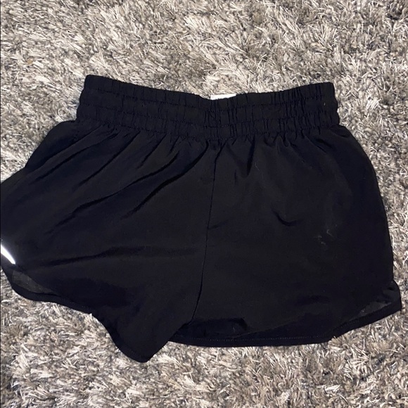 black athletic shorts - Picture 2 of 3